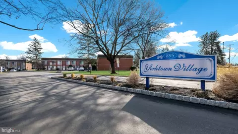 408 Brandywine Ct, Warminster, PA 18974