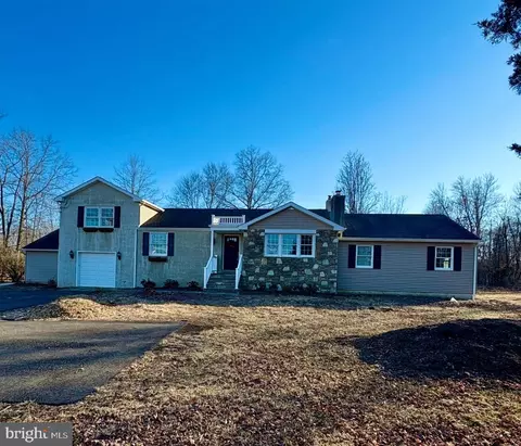 271 Stoopville Rd, Newtown, PA 18940