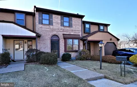 912 Clover Pl, Warminster, PA 18974