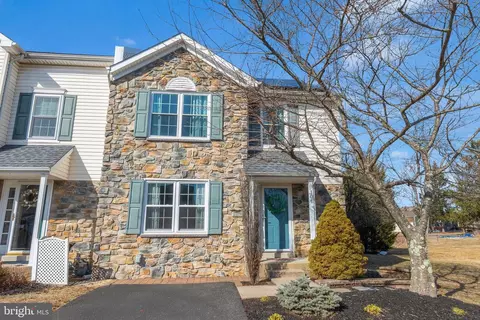 101 Windsor Ct, Richlandtown, PA 18955