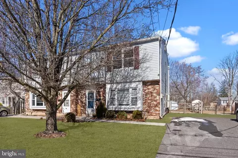 211 Court Aly, Quakertown, PA 18951