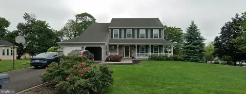 1421 Rosewood Ln, Warrington, PA 18976