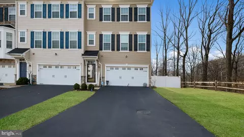 100 Graystone Dr, Feasterville Trevose, PA 19053