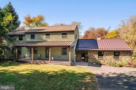 61 Gaucks Ln, Newtown, PA 18940