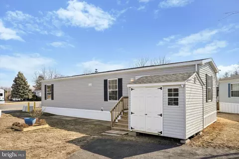 1446 Gibson Rd #D34, Bensalem, PA 19020