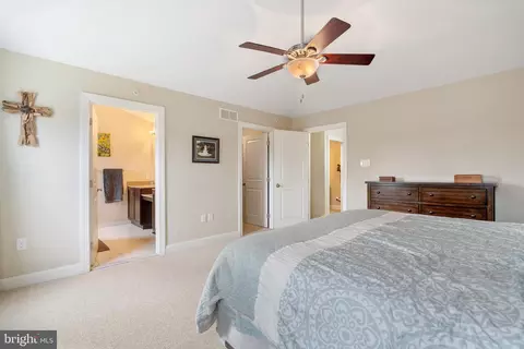 204 Saddlebrook Dr, Bensalem, PA 19020 photo 9