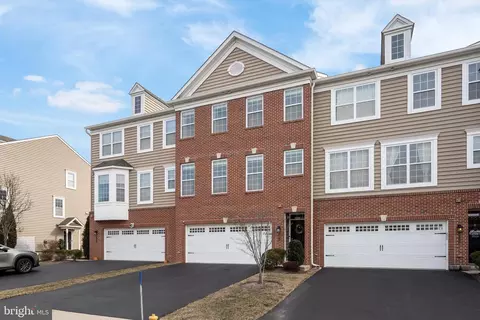 204 Saddlebrook Dr, Bensalem, PA 19020 photo 3
