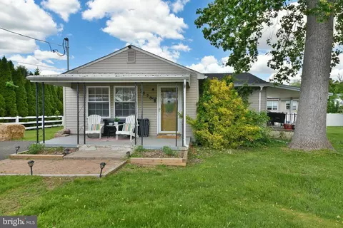 3838 Redwood Ave, Feasterville Trevose, PA 19053