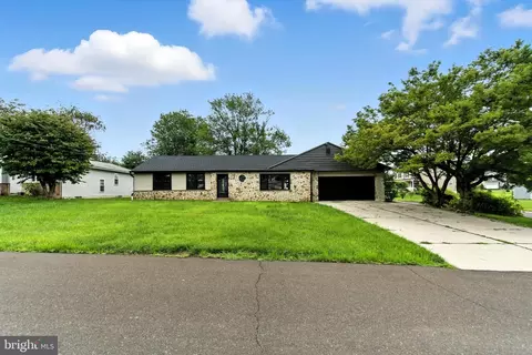 2611 Linconia Ave, Feasterville Trevose, PA 19053