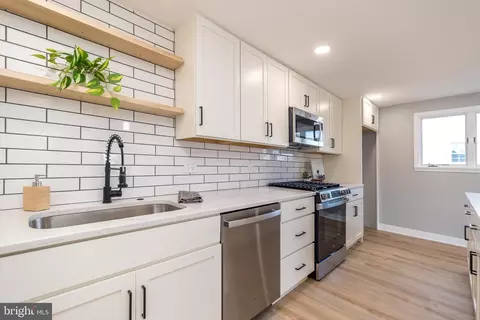 1036 Carousel Dr, Warminster, PA 18974