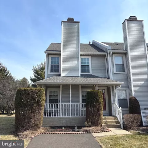 11 Violet Ln, Newtown, PA 18940
