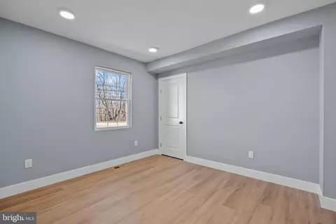 Bedroom - 2000 Bath Rd, Bristol, PA 19007 photo 1 of 2