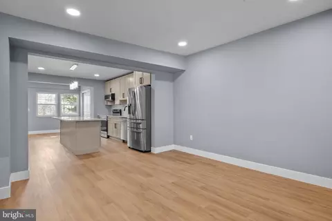 Living - 2000 Bath Rd, Bristol, PA 19007 photo 1 of 4