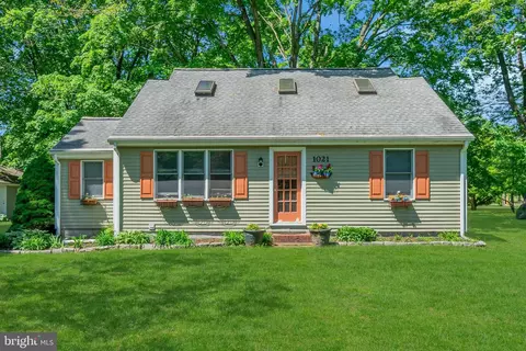 1021 Swayze Ave, Washington Crossing, PA 18977