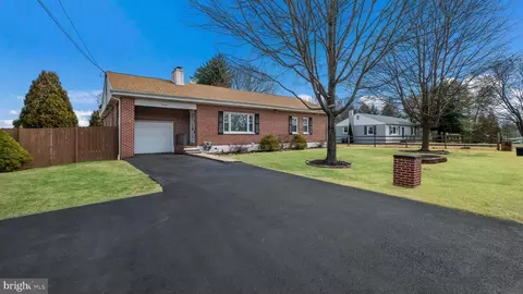 11 Catherine Ave, Doylestown, PA 18901