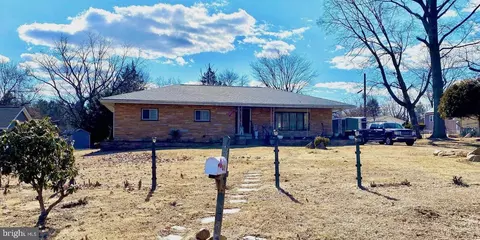 948 Farley Rd, Bensalem, PA 19020