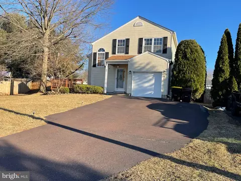 34 Heatherwood Cir, Telford, PA 18969
