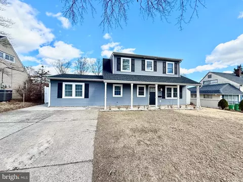 48 Rustleaf Ln, Levittown, PA 19055