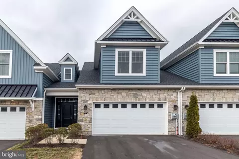 906 Holden Ct, Warminster, PA 18974