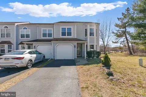 241 Rumford Ct, Newtown, PA 18940