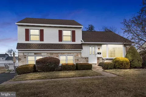 1001 Birch Rd, Warminster, PA 18974