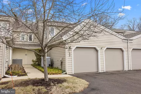 609 Hampton Ct, Doylestown, PA 18901