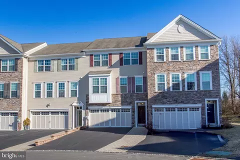 1994 Hickory Ln, Langhorne, PA 19047