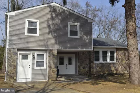 1320 Clover Ln, Feasterville Trevose, PA 19053