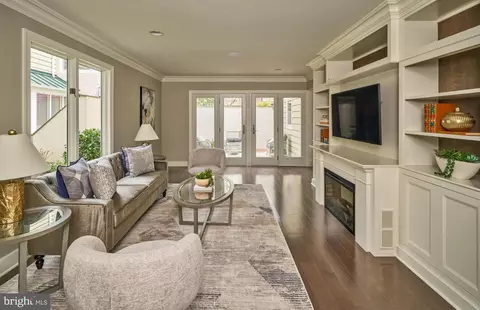 10 Barnes Ct, Doylestown, PA 18901