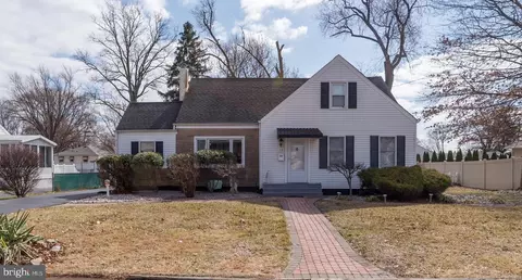 13 Ida Ave, Morrisville, PA 19067