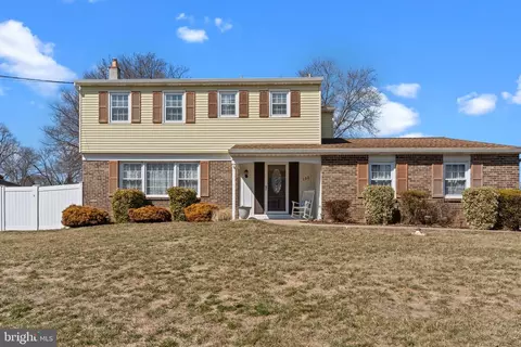 153 Rice Dr, Morrisville, PA 19067
