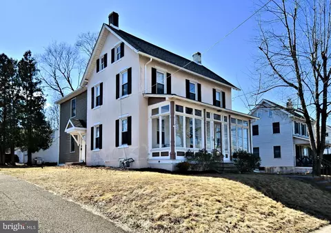 62 W Clymer Ave, Sellersville, PA 18960
