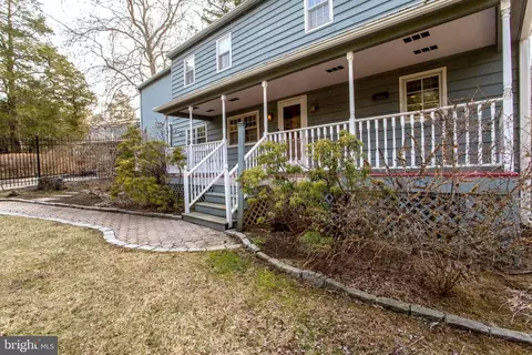 242 S Sugan Rd, New Hope, PA 18938