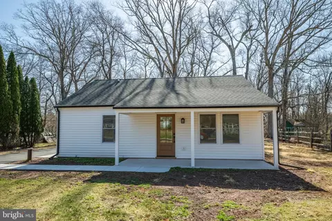 92 Cedar Dr, Doylestown, PA 18901