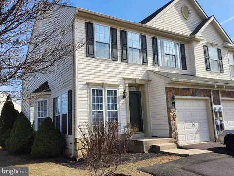 2673 Crabapple Cir, Perkasie, PA 18944