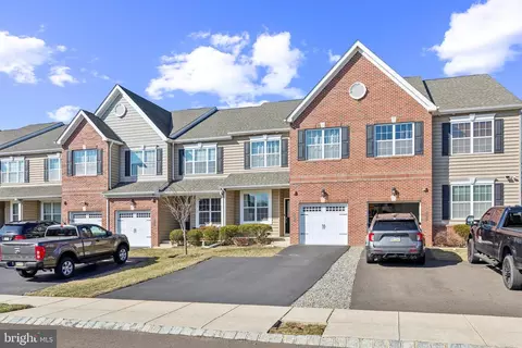 116 Saddlebrook Dr, Bensalem, PA 19020