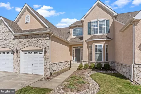 36 Mcconkey Dr, Washington Crossing, PA 18977