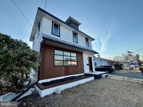 614 E Broad St, Quakertown, PA 18951