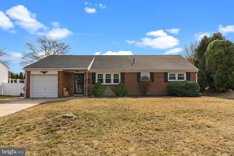 457 Cooper Dr, Warminster, PA 18974