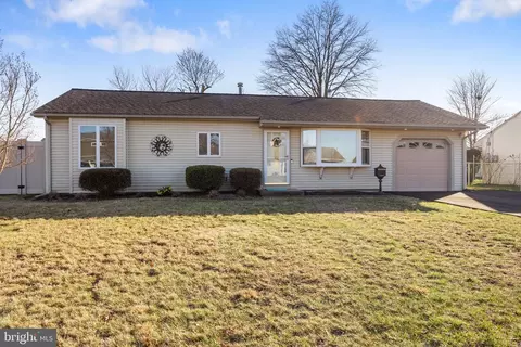 228 Tewksbury Rd, Fairless Hills, PA 19030