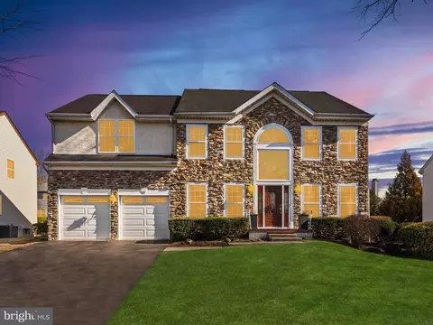 19 Huntingdon Dr, Southampton, PA 18966