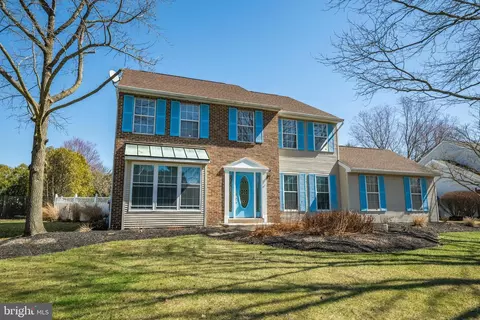 538 Heritage Oak Dr, Yardley, PA 19067