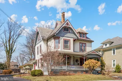 110 N Lincoln Ave, Newtown, PA 18940