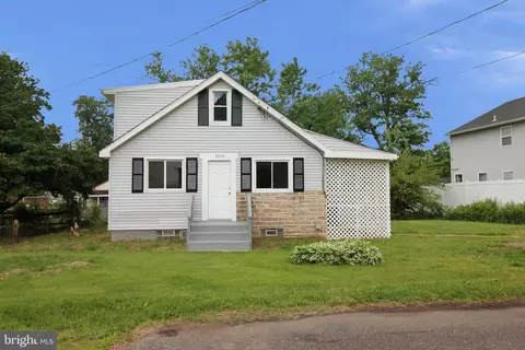1300 Magnolia Ave, Croydon, PA 19021