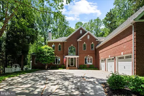 52 Woodside Ln, New Hope, PA 18938