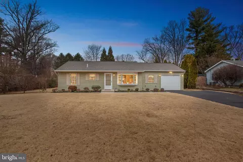 111 Maple Ln, Doylestown, PA 18901