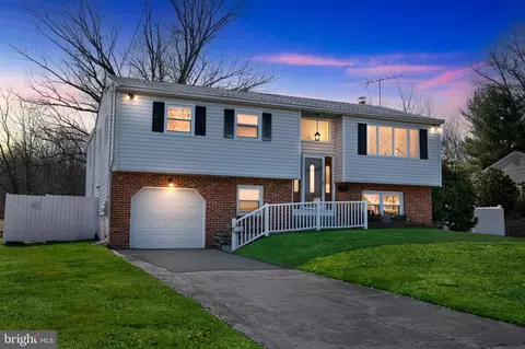 1366 Kingsley Dr, Warminster, PA 18974