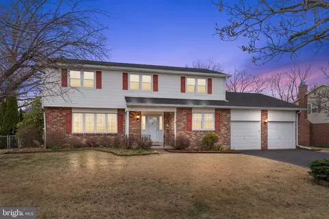 1353 Strathmann Dr, Southampton, PA 18966