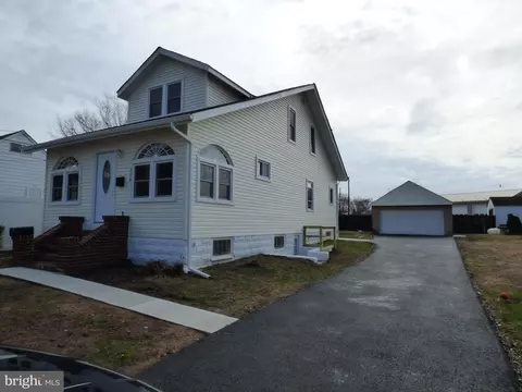 726 Newportville Rd, Croydon, PA 19021