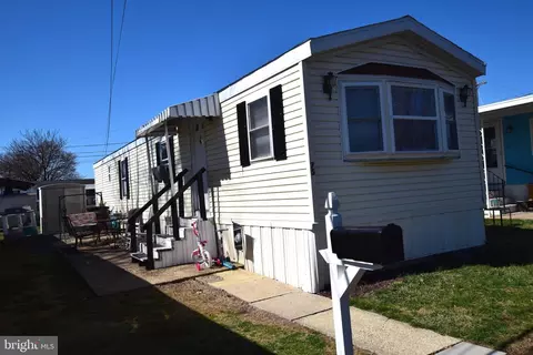 75 Harrison Dr, Fairless Hills, PA 19030